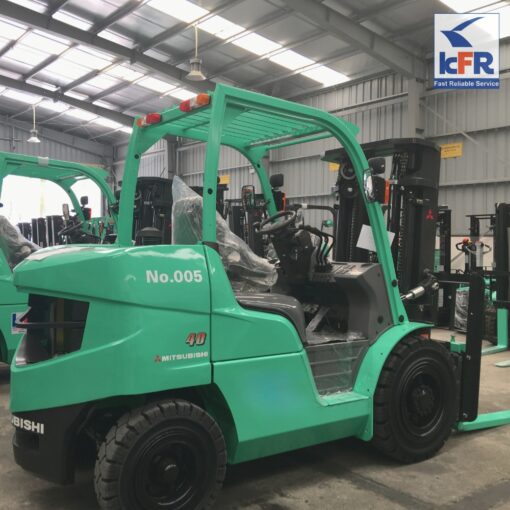 xe nâng hàng Mitsubishi 4 tấn