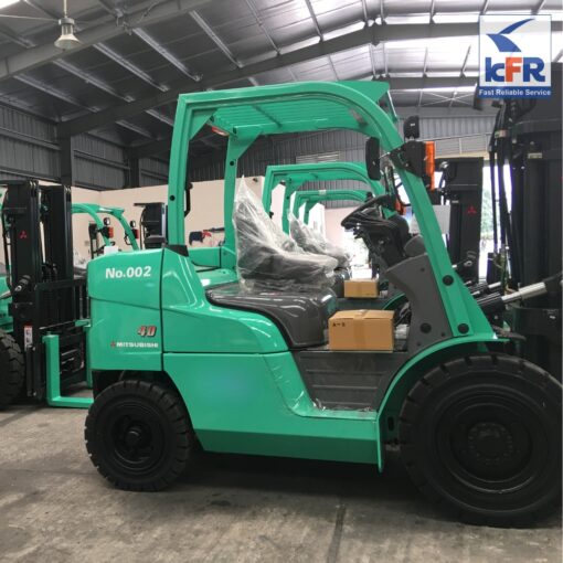 xe nâng hàng Mitsubishi 4 tấn